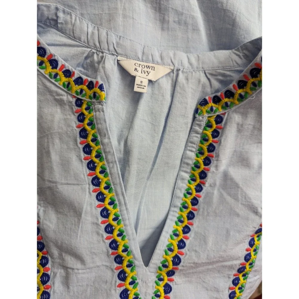 Crown & Ivy Embroidered Peasant Top S - Picture 8 of 9